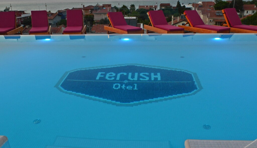 Урла: Ferush Otel