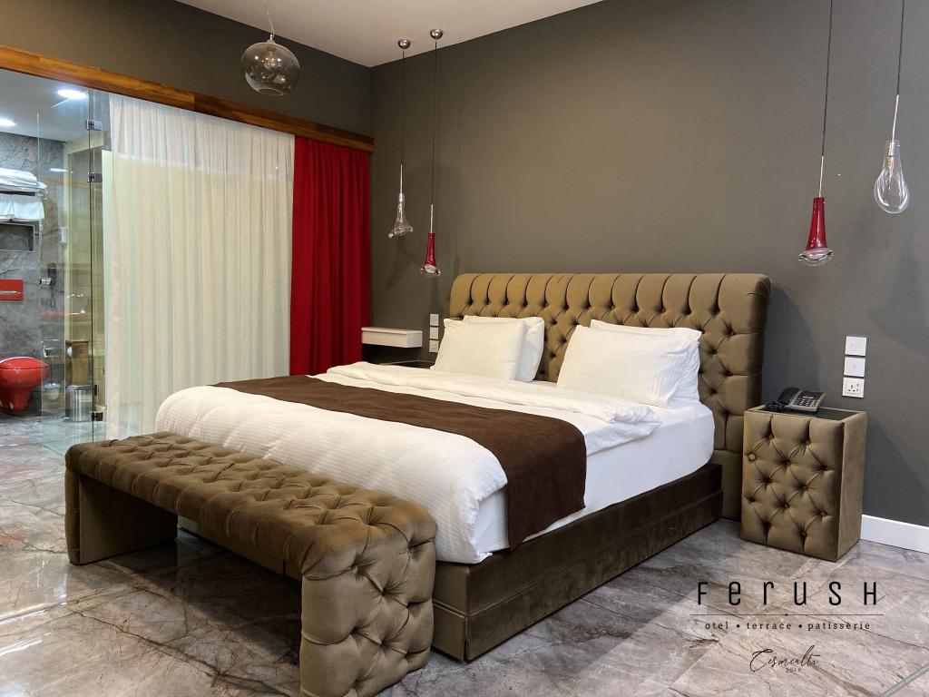 Урла: Ferush Otel