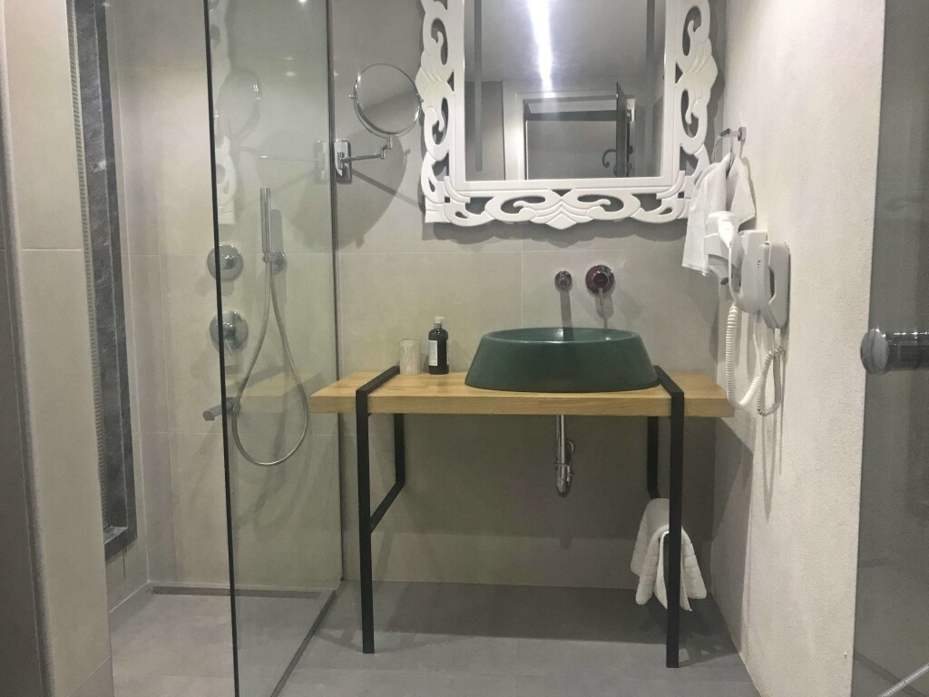 Урла: Ferush Otel