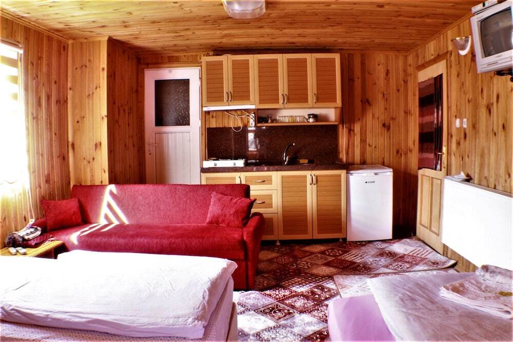 Узунгёль: Yaren Otel