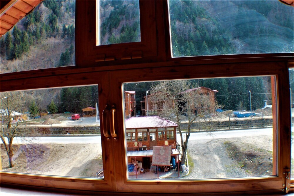 Узунгёль: Yaren Otel
