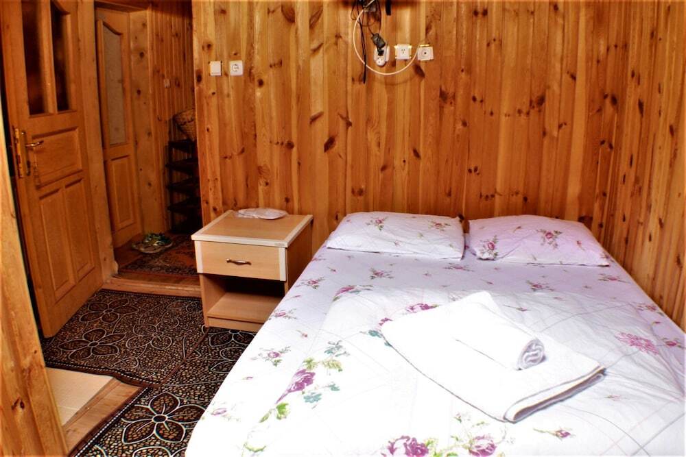 Узунгёль: Yaren Otel