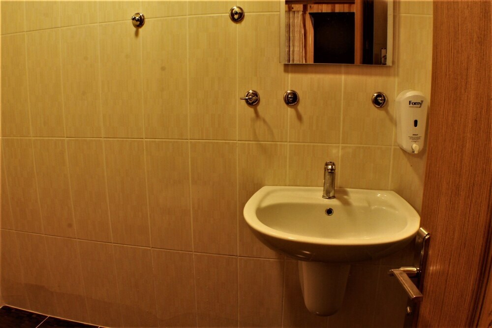 Узунгёль: Yaren Otel