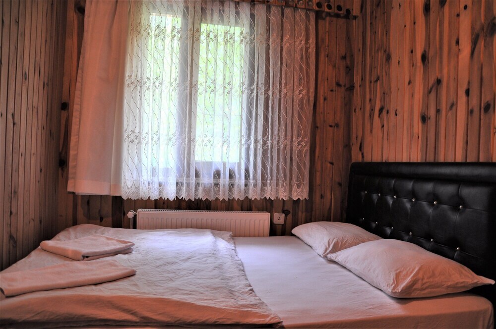 Узунгёль: Yaren Otel