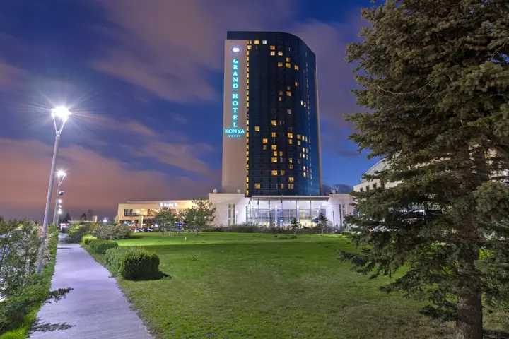 Конья: Grand Hotel Konya