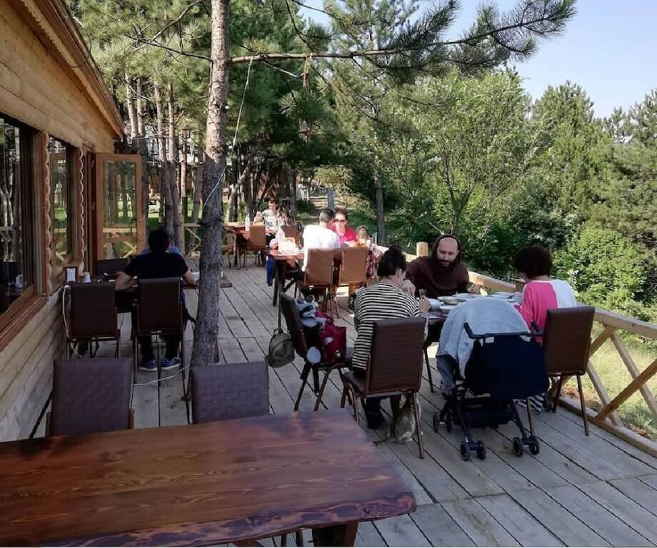 Гереде: Mengen Cam Pinari Doga Evleri & Restaurant