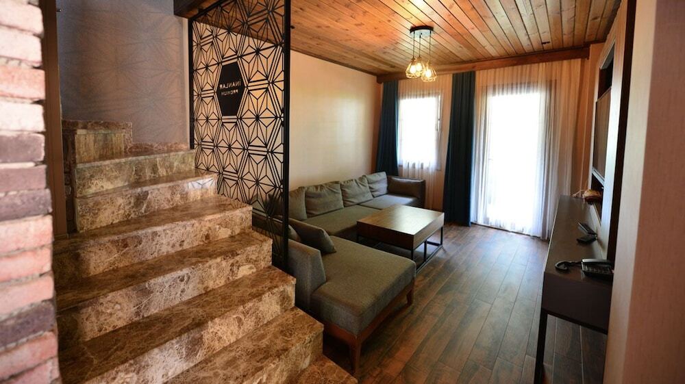Узунгёль: Inanlar Premium Suites & Villas