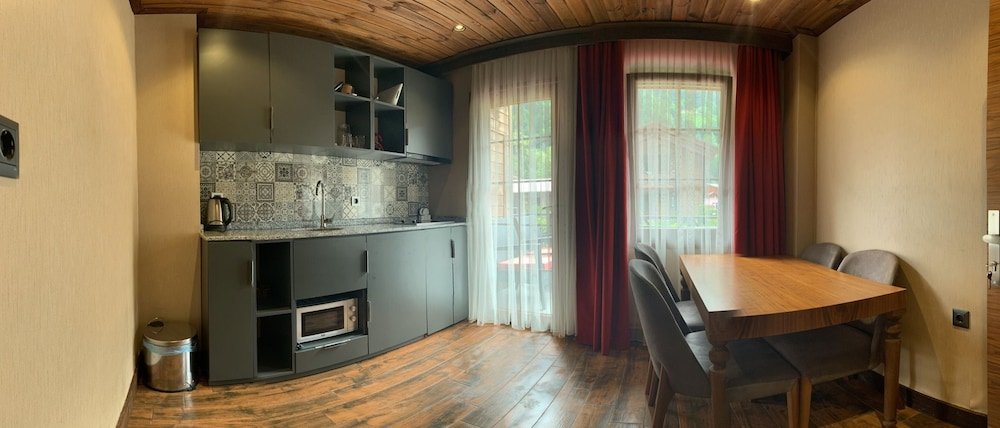 Узунгёль: Inanlar Premium Suites & Villas
