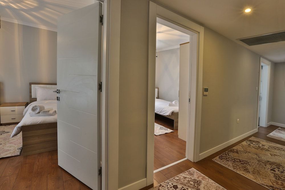 Арсин: Royal Comfort Suites
