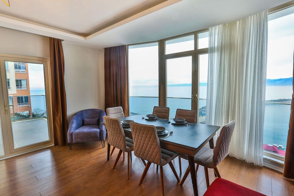 Арсин: Royal Comfort Suites