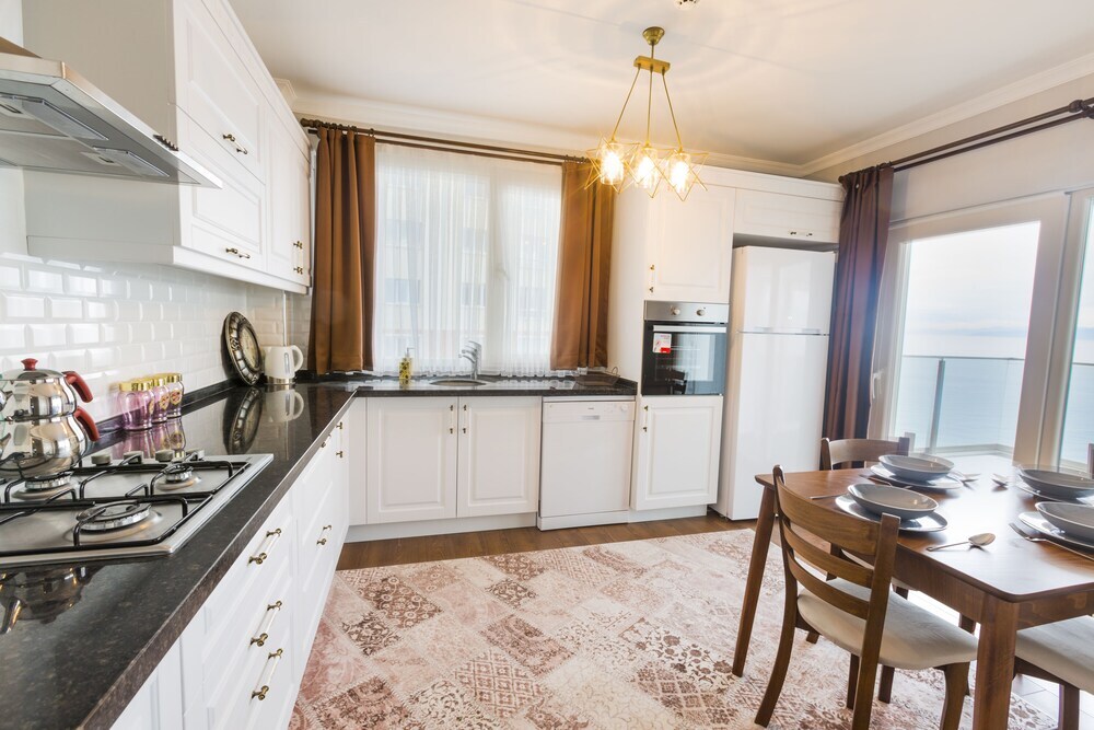 Арсин: Royal Comfort Suites