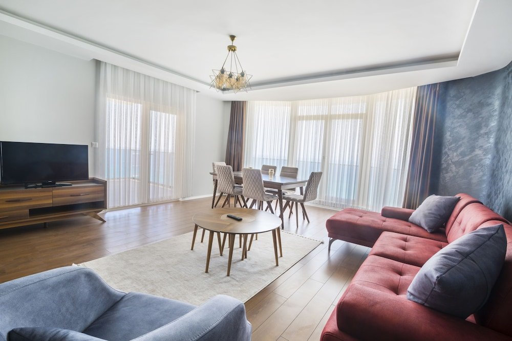 Арсин: Royal Comfort Suites