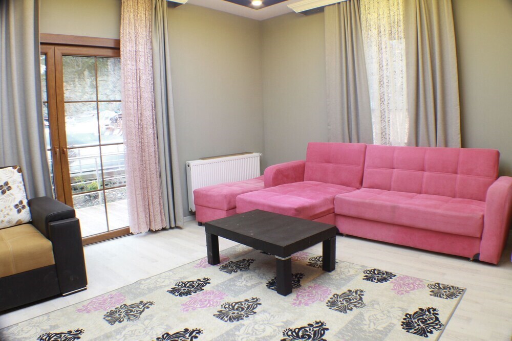 Узунгёль: Golbasi Villa Apart