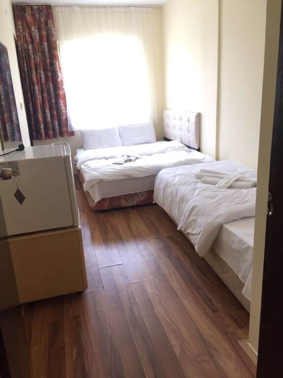 Эджеабат: Konig Hotels