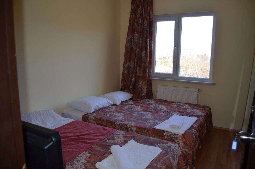 Эджеабат: Konig Hotels