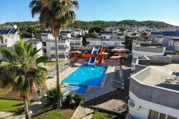 Throne Beach Resort & Spa — фото 1