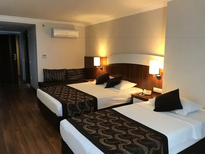 Throne Beach Resort & Spa — фото 4
