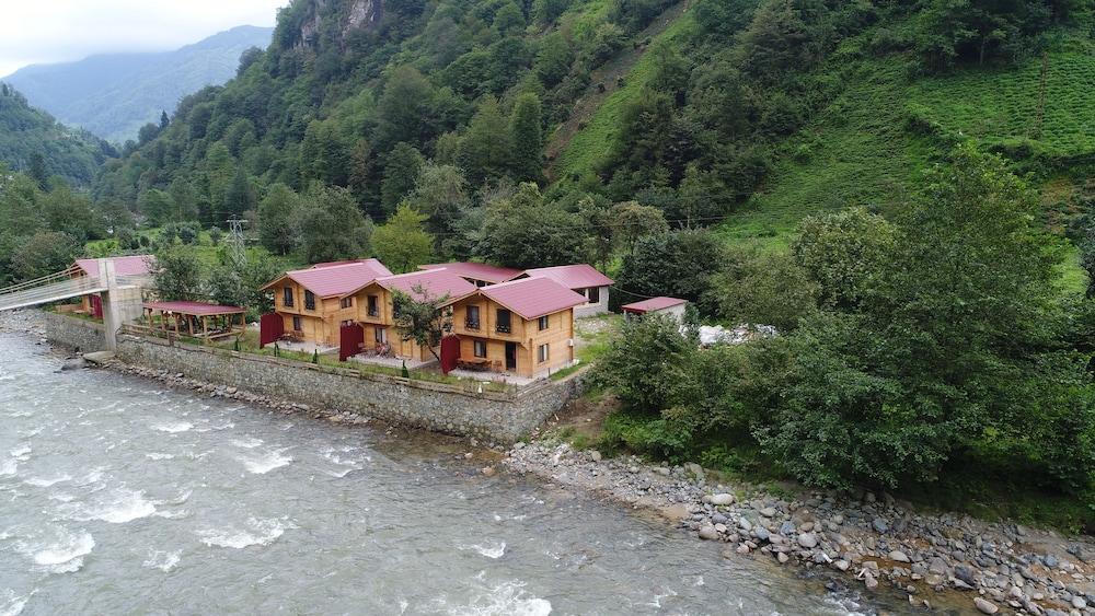 Чамлыхемшин: Aden River Hotel