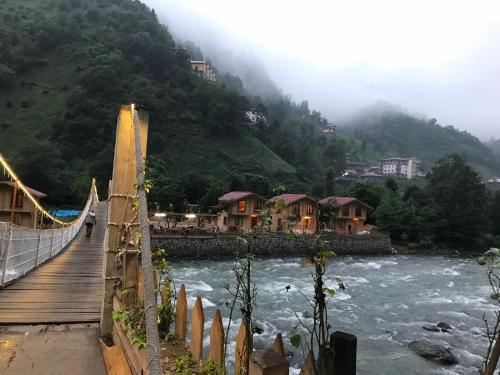 Чамлыхемшин: Aden River Hotel