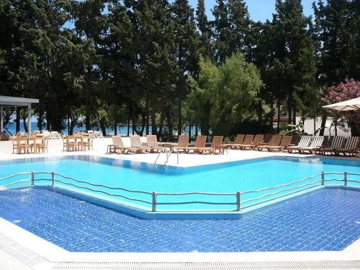 Акьярлар: Medis Hotel