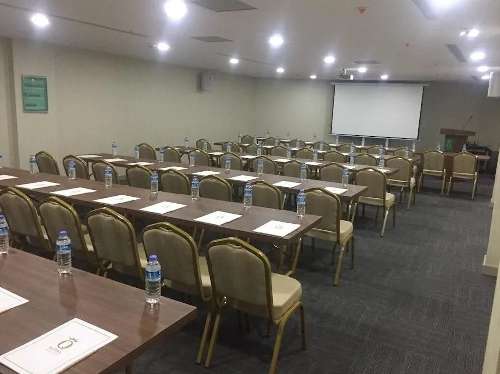 Анкара: Q Hotel
