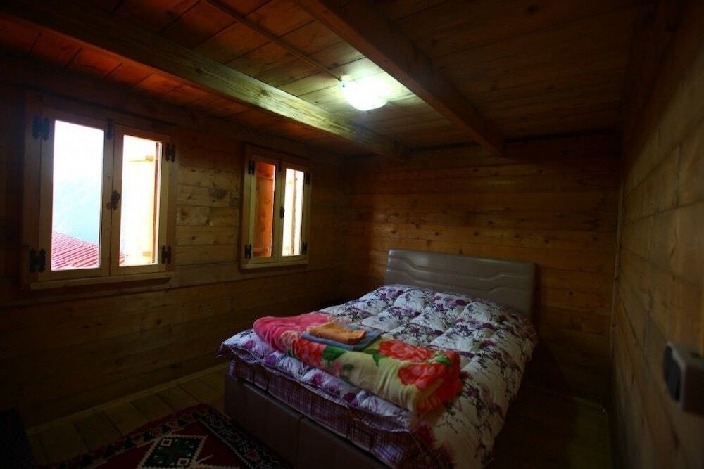 Чамлыхемшин: Hazindag Doga Konuk Evi