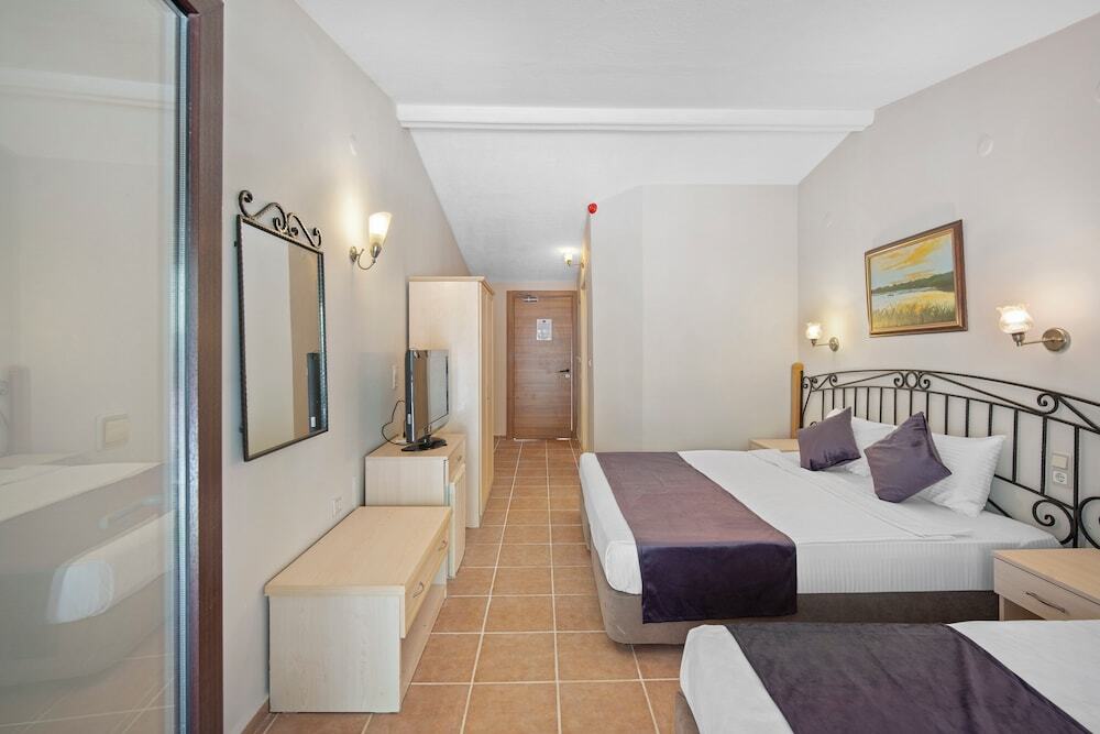 Кумлюбюк: Alados Otel