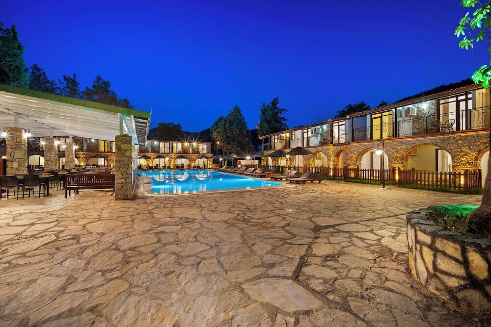 Кумлюбюк: Alados Otel