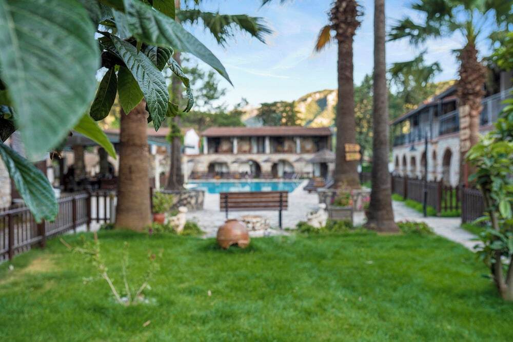 Кумлюбюк: Alados Otel