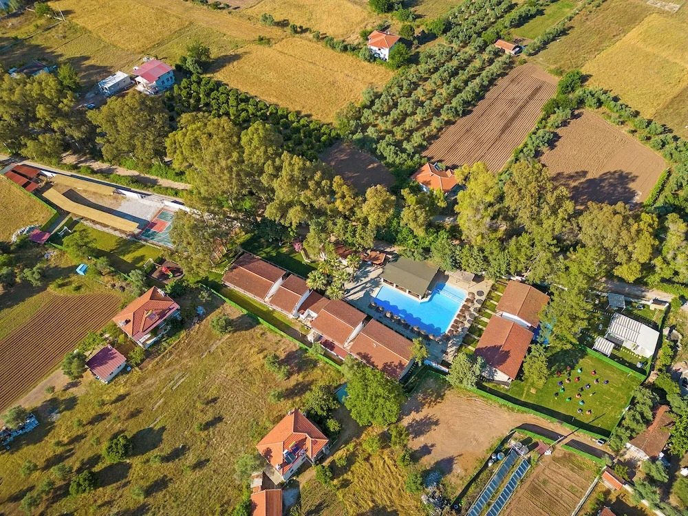 Кумлюбюк: Alados Otel