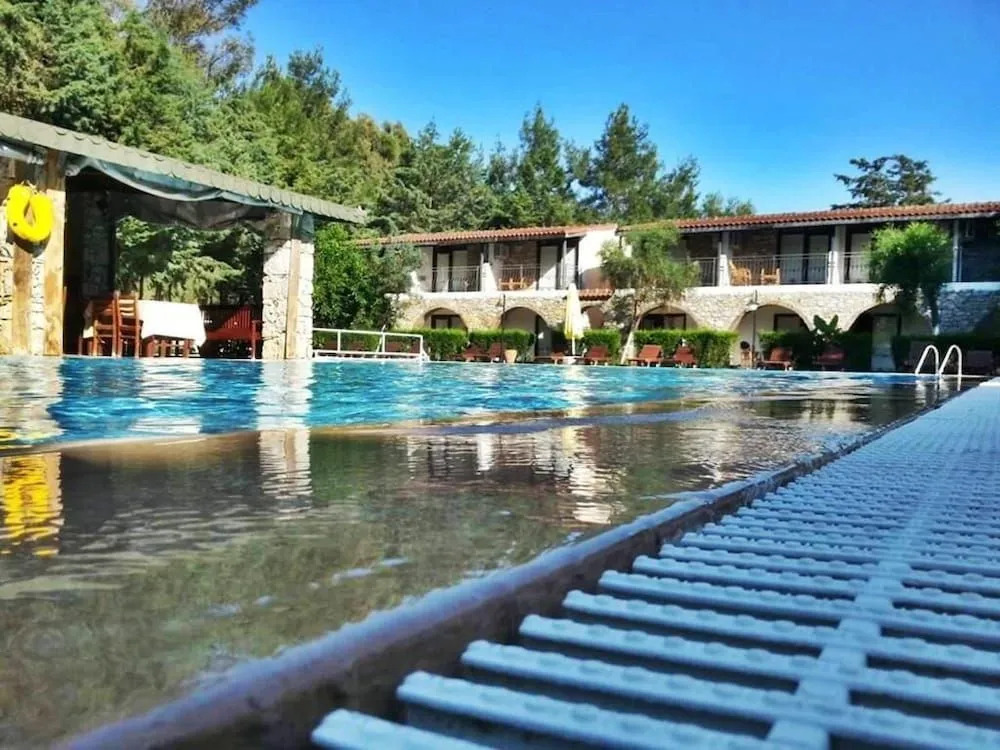 Кумлюбюк: Alados Otel