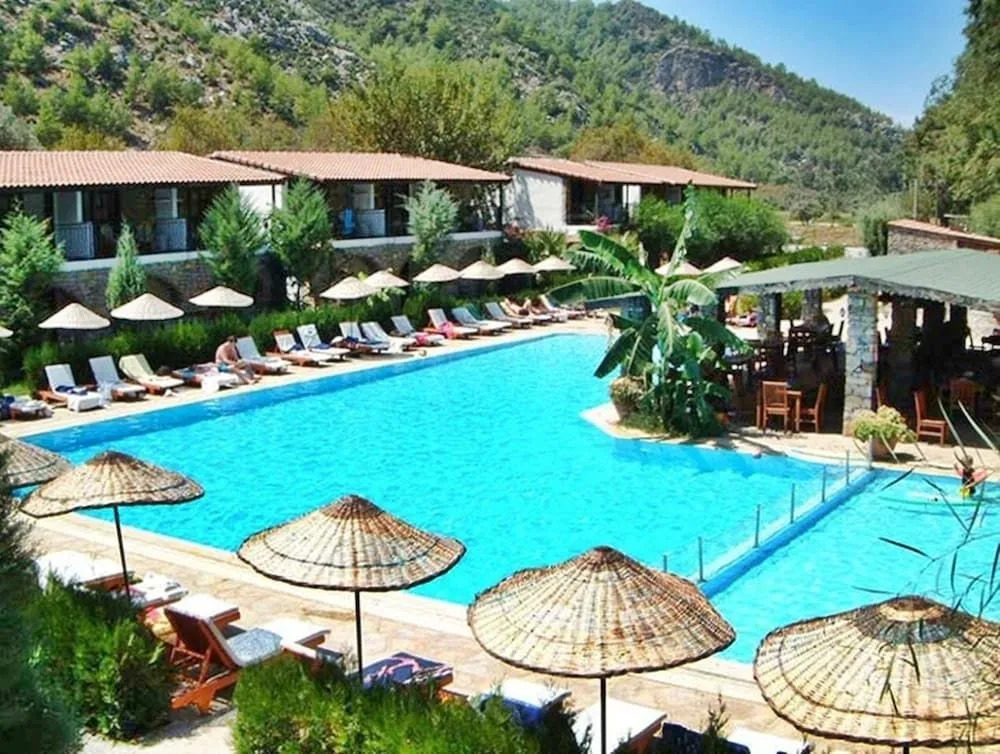 Кумлюбюк: Alados Otel