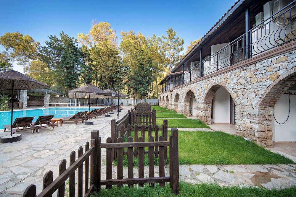 Кумлюбюк: Alados Otel
