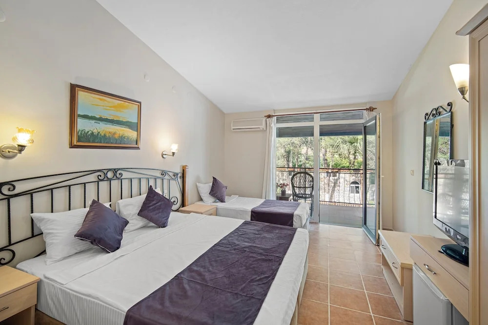 Кумлюбюк: Alados Otel