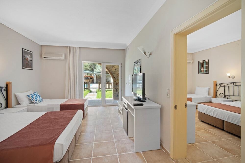 Кумлюбюк: Alados Otel