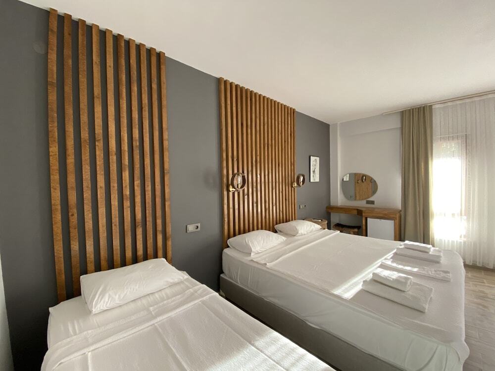 Бозджаада: Elyada Otel ve Bağ Evi (+8 Yaş)