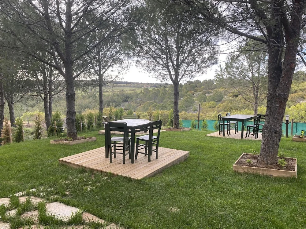 Бозджаада: Elyada Otel ve Bağ Evi (+8 Yaş)
