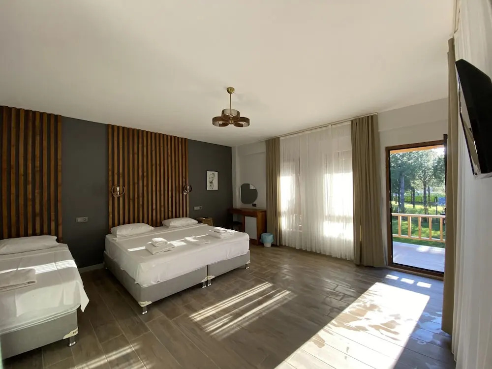Бозджаада: Elyada Otel ve Bağ Evi (+8 Yaş)