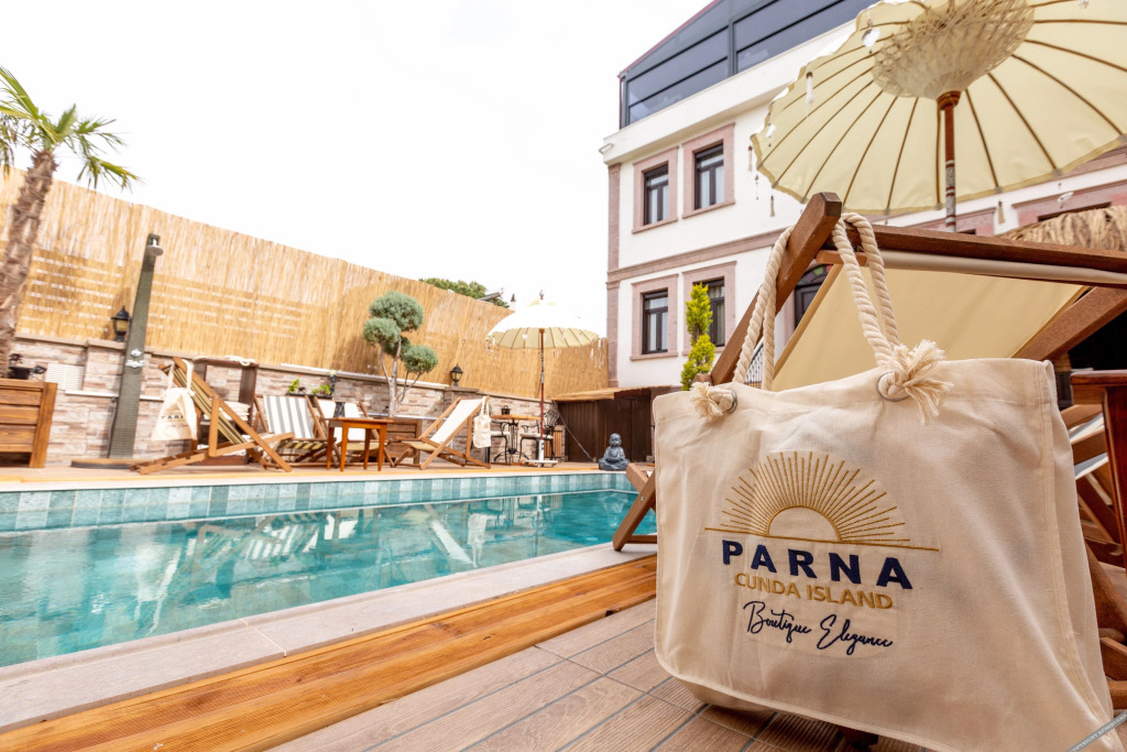 Айвалык: Parna Hotel