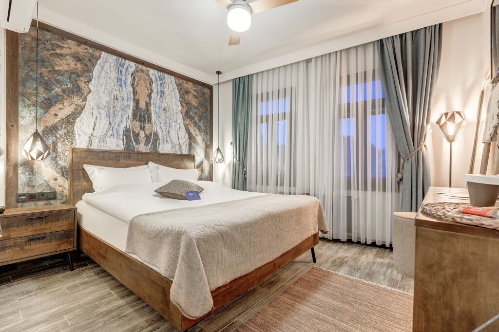 Айвалык: Parna Hotel