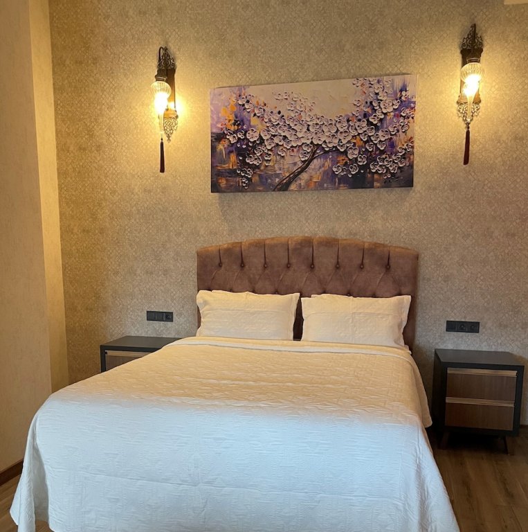 Токат: Khall Suite's