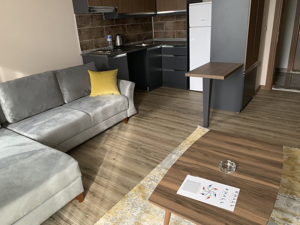 Токат: Khall Suite's