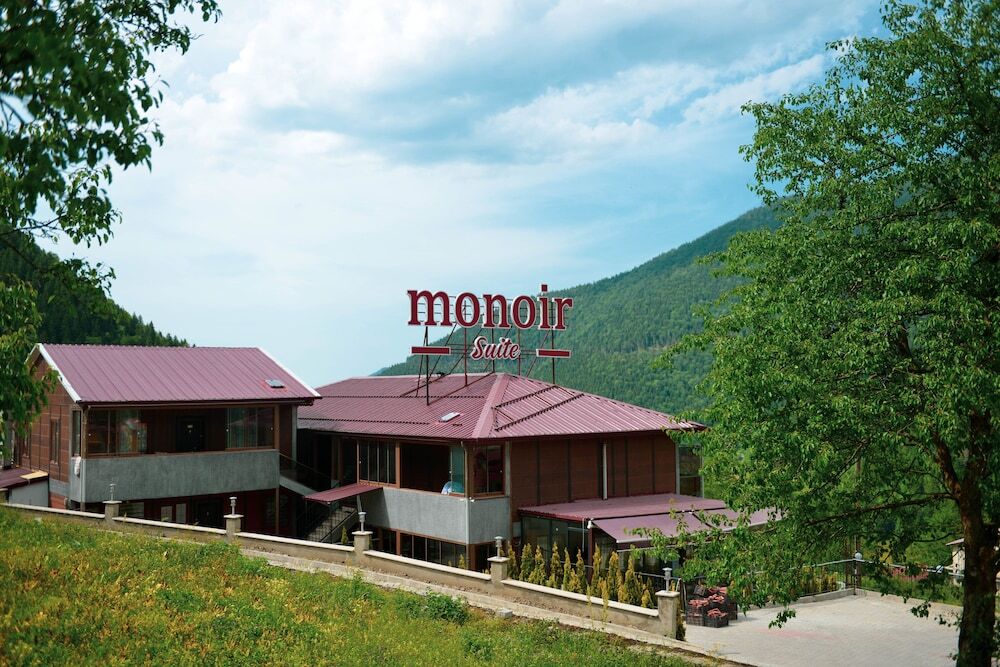 Узунгёль: Monoir Suite