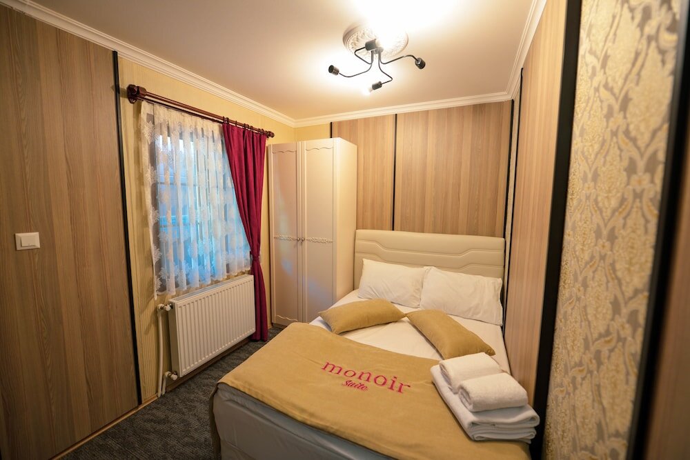 Узунгёль: Monoir Suite