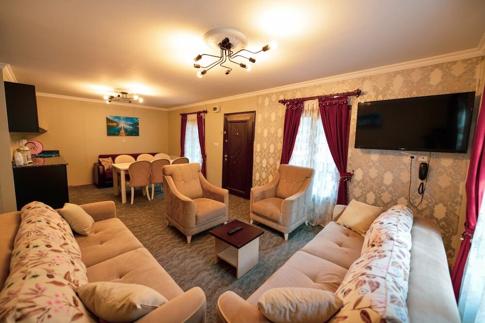 Узунгёль: Monoir Suite