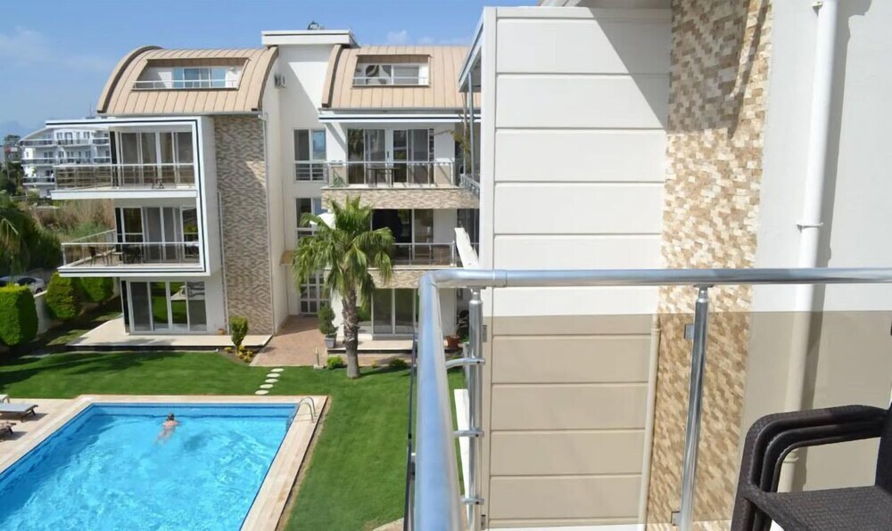 Белек: Elegant Pool View Duplex Apartment