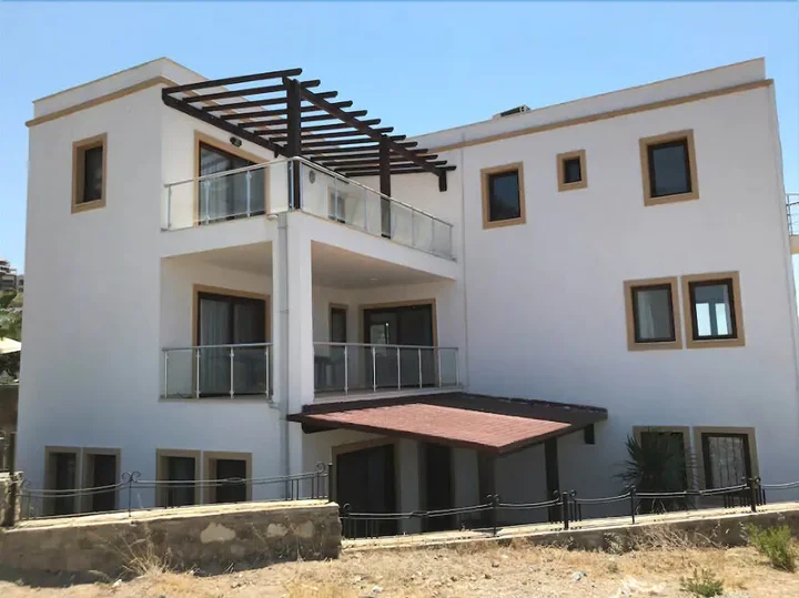 Гюндоган: Villa with Jacuzzi in Peninsula