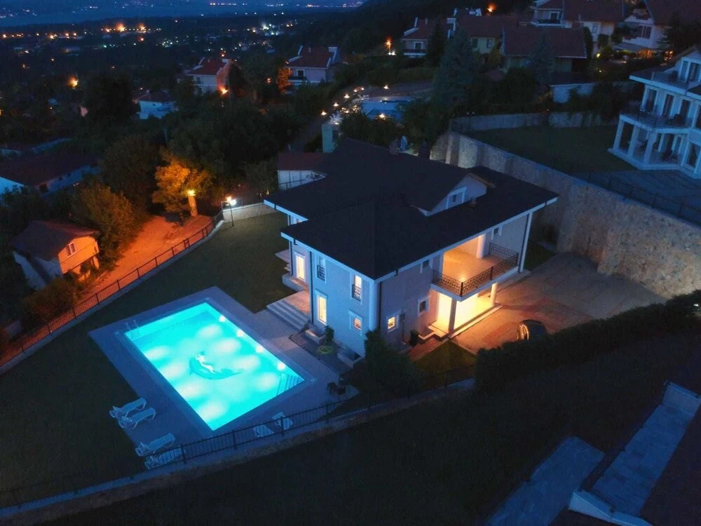 Янык: Kartepe Camp Hotel