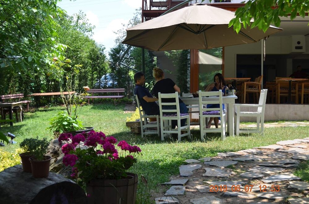 Янык: Beyaz Ev Butik Otel Masukiye