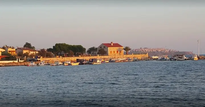 Урла: Lavantalı Konak Taş Ev - Otel&Restoran